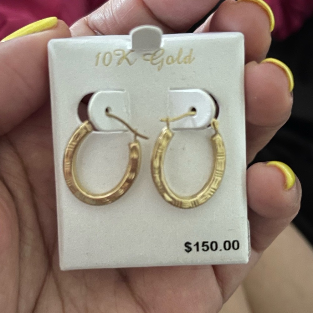 NWT 10k Gold Textured Oval Hoop Earrings - Picture 3 of 5